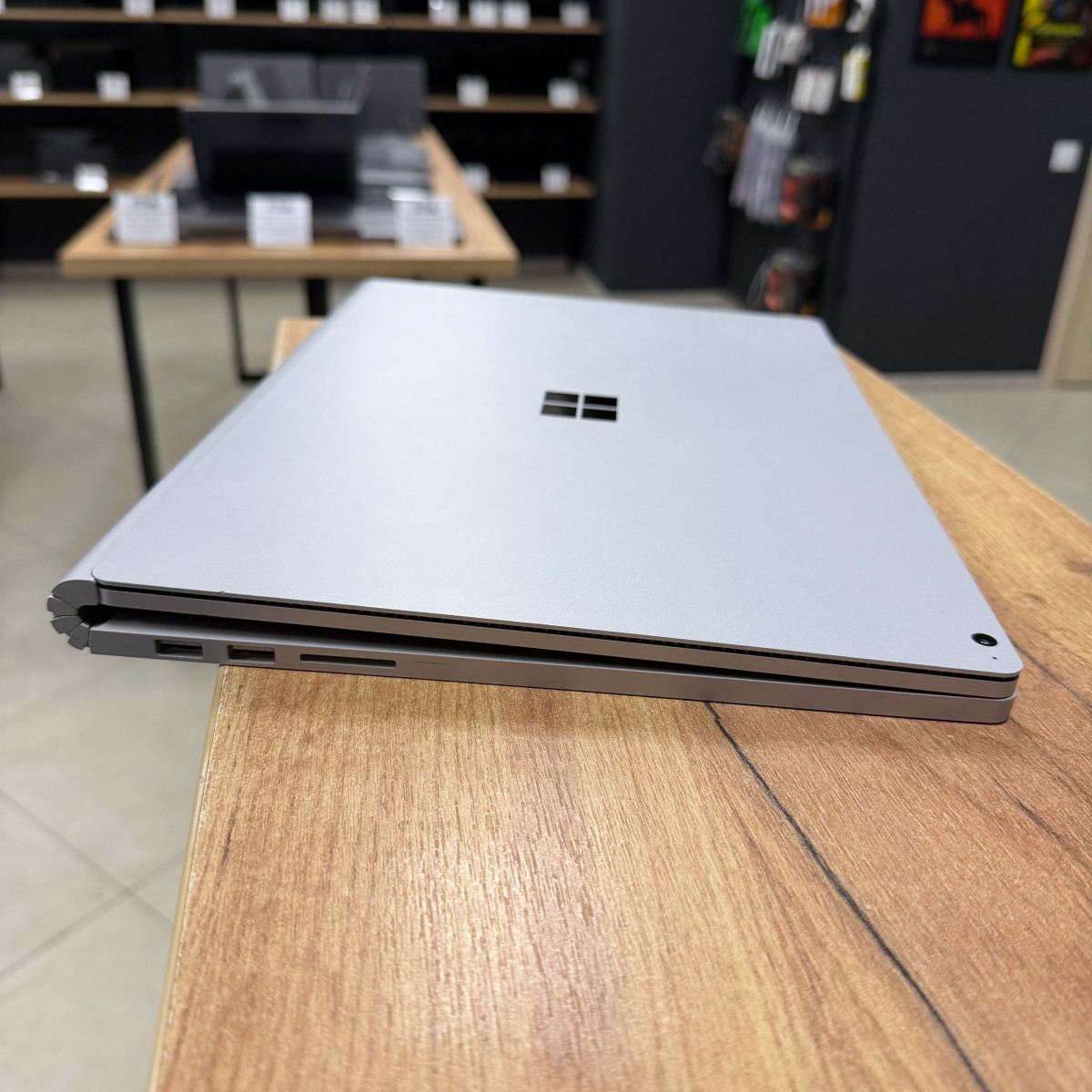 Ігровий ноутбук-трансформер Microsoft Surface 3 1899/ 15" 3K (3240x2160), IPS сенсорний/ Intel Core i7 1065G7 (1.30 - 3.9 ГГц)/ NVIDIA GeForce GTX 1660 Ti (на 6 GB) Max-Q/ 16 GB/ 256 GB NVME (Б/В)