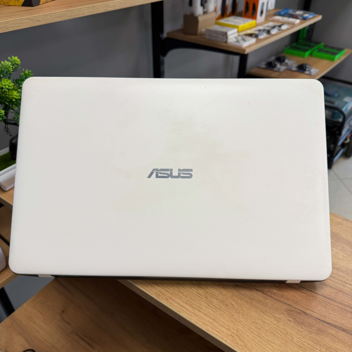 Ігровий ноутбук Asus X751LD/ 17.3" HD+ (1600х900)/ Intel Core i5 4210U/ NVIDIA GeForce 820M (на 2 GB)/ 4 GB/ 128 GB SSD (Б/В) Ігровий ноутбук Asus X751LD/ 17.3" HD+ (1600х900)/ Intel Core i5 4210U/ NVIDIA GeForce 820M (на 2 GB)/ 4 GB/ 128 GB SSD (Б/В)