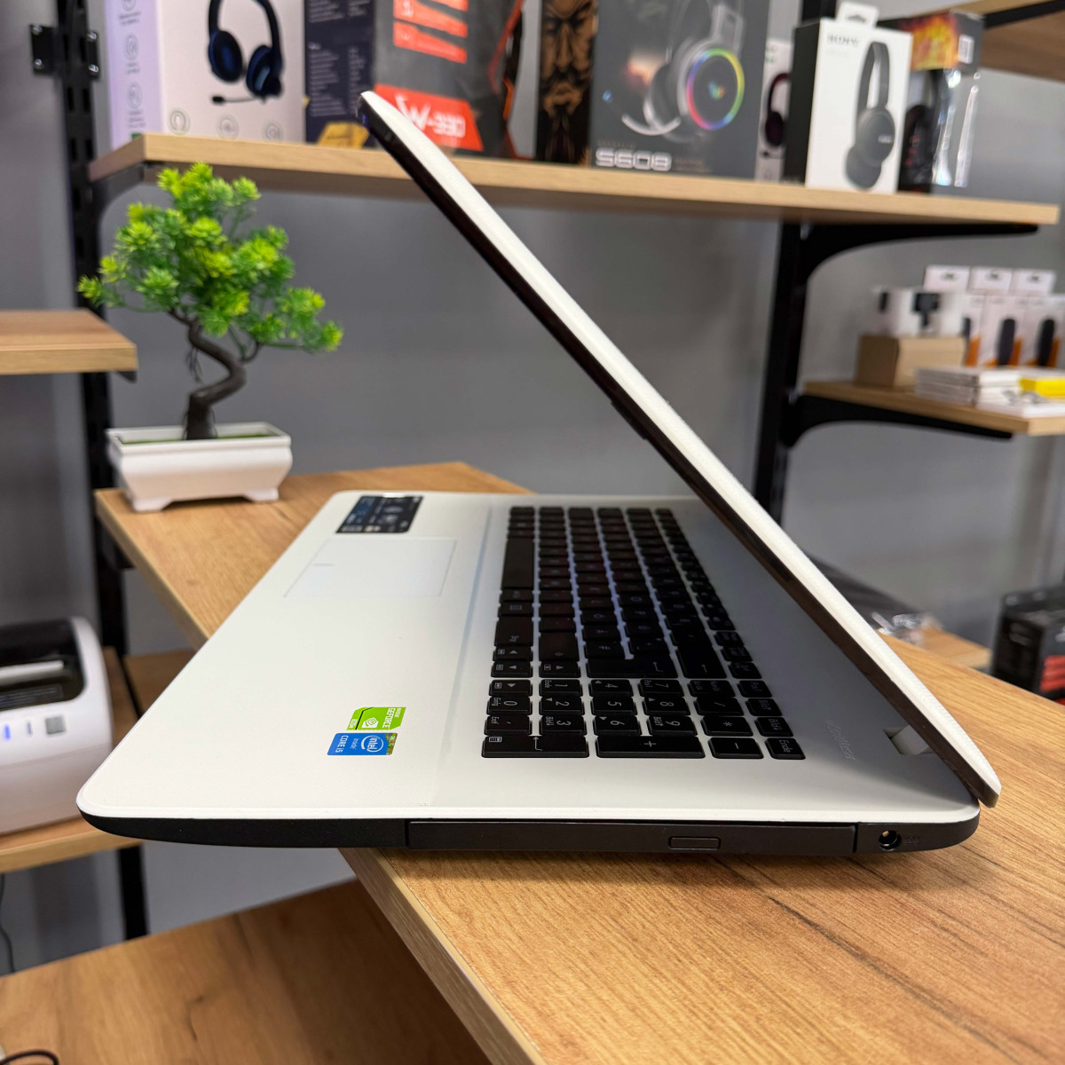 Ігровий ноутбук Asus X751LD/ 17.3" HD+ (1600х900)/ Intel Core i5 4210U/ NVIDIA GeForce 820M (на 2 GB)/ 4 GB/ 128 GB SSD (Б/В) Ігровий ноутбук Asus X751LD/ 17.3" HD+ (1600х900)/ Intel Core i5 4210U/ NVIDIA GeForce 820M (на 2 GB)/ 4 GB/ 128 GB SSD (Б/В)