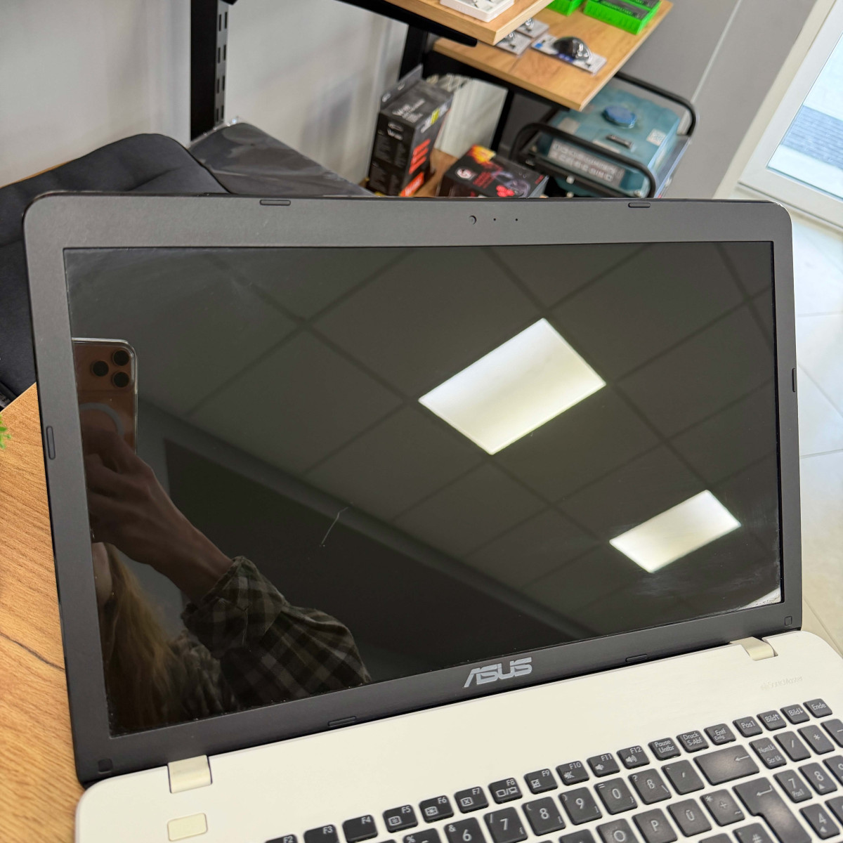 Ігровий ноутбук Asus X751LD/ 17.3" HD+ (1600х900)/ Intel Core i5 4210U/ NVIDIA GeForce 820M (на 2 GB)/ 4 GB/ 128 GB SSD (Б/В) Ігровий ноутбук Asus X751LD/ 17.3" HD+ (1600х900)/ Intel Core i5 4210U/ NVIDIA GeForce 820M (на 2 GB)/ 4 GB/ 128 GB SSD (Б/В)