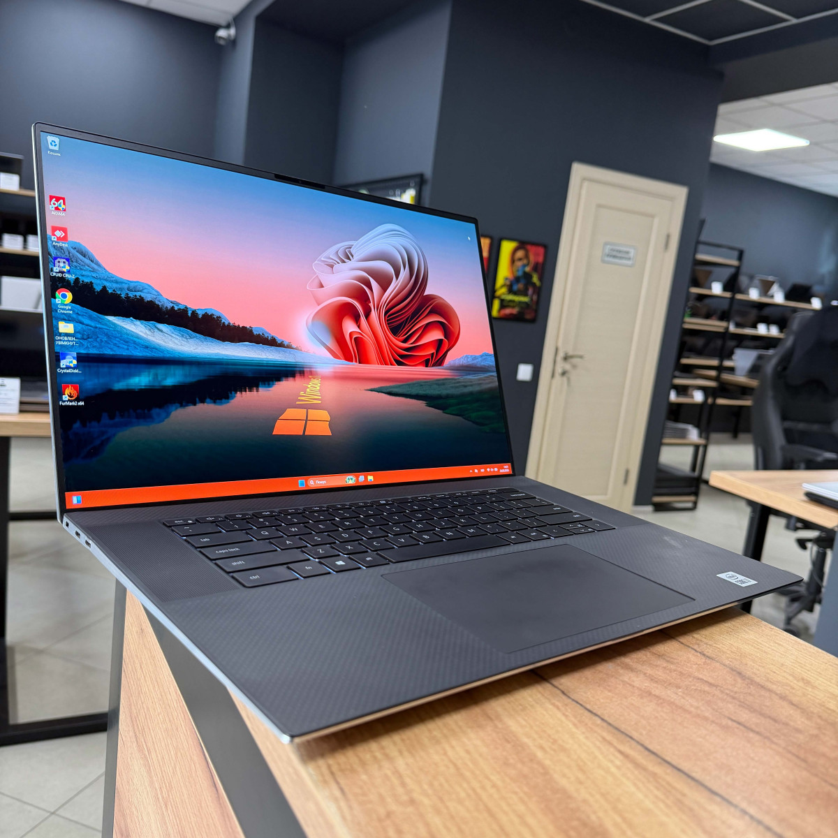 Ігровий ноутбук Dell XPS 17 9700/ 17.0" FullHD, IPS 16:10/  Intel Core i7 10750H (6 ядер/ 12 потоків)/ NVIDIA GeForce GTX 1650 Ti (на 4 GB)/ 16 GB/ 512 GB NVME (Б/В)