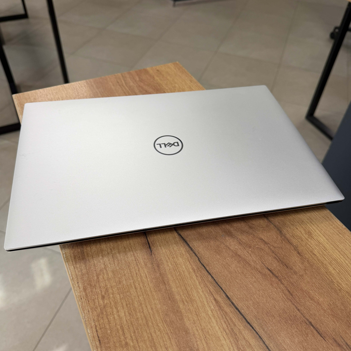 Ігровий ноутбук Dell XPS 17 9700/ 17.0" FullHD, IPS 16:10/  Intel Core i7 10750H (6 ядер/ 12 потоків)/ NVIDIA GeForce GTX 1650 Ti (на 4 GB)/ 16 GB/ 512 GB NVME (Б/В)
