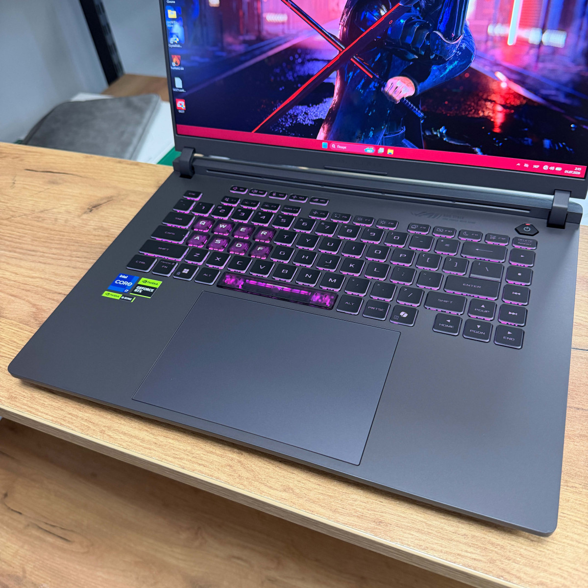Ігровий ноутбук ASUS ROG Strix G16 G615JMR/ 16" FullHD, IPS 165 Гц 16:10/ Intel Core i7 14650HX (16 ядер/ 24 потоків, до 5.1 Ггц)/ NVIDIA GeForce RTX 5060 (на 8 GB)/ 16 GB DDR5/ 512 GB SSD NVME (Б/В)