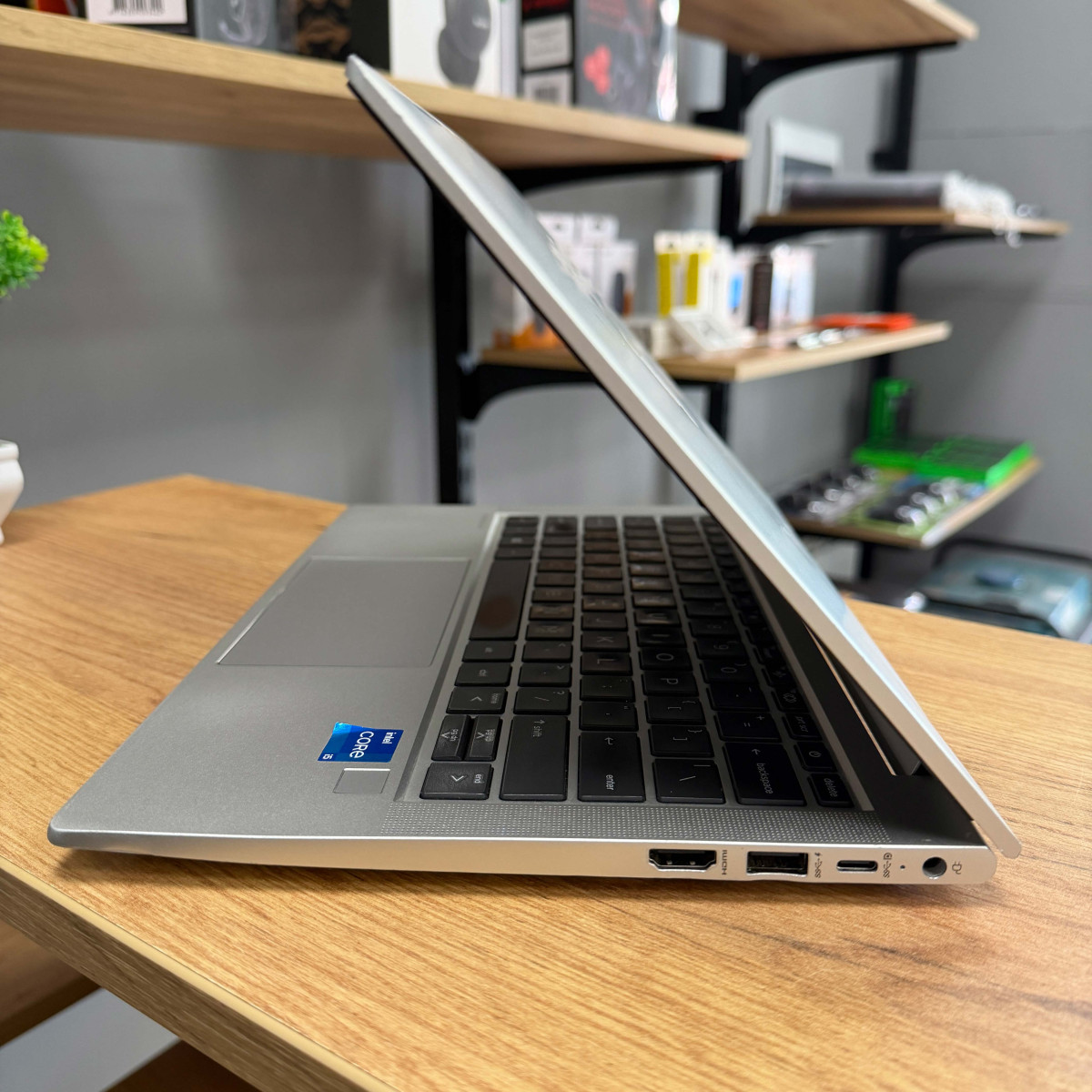 Ультрабук HP ProBook 430 G8/ 13.3" FullHD, IPS/ Intel Core i5 1135G7 (4 ядра/ 8 потоків)/ Intel Iris Xe/ 8 GB/ 256 GB NVME (Б/В)