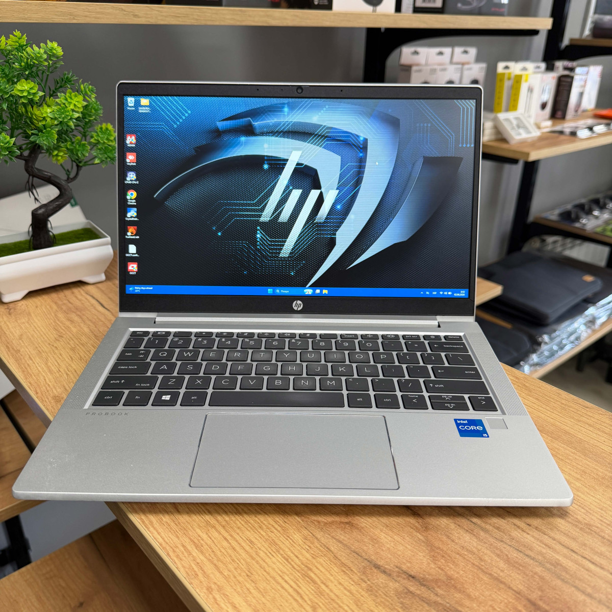 Ультрабук HP ProBook 430 G8/ 13.3" FullHD, IPS/ Intel Core i5 1135G7 (4 ядра/ 8 потоків)/ Intel Iris Xe/ 8 GB/ 256 GB NVME (Б/В)