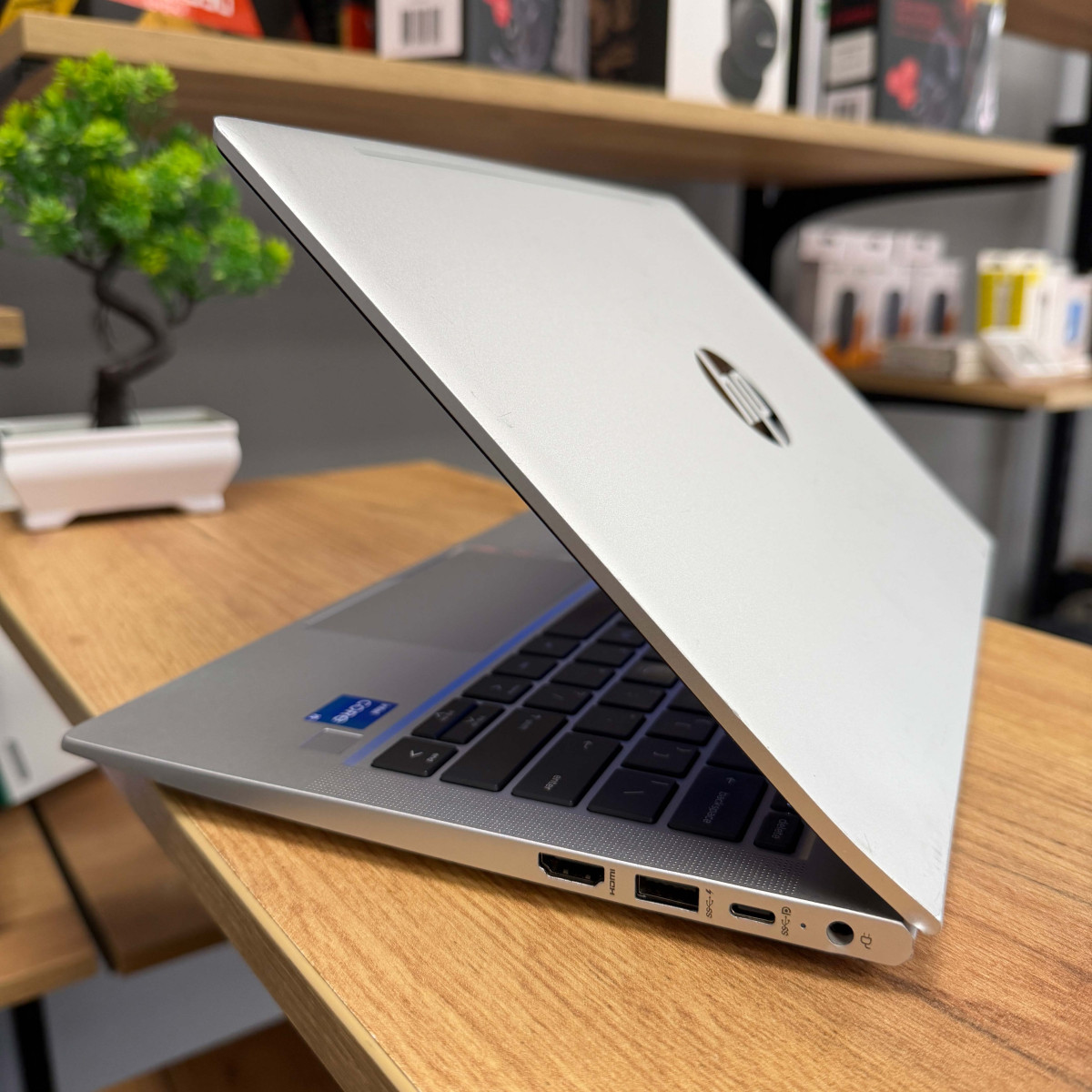 Ультрабук HP ProBook 430 G8/ 13.3" FullHD, IPS/ Intel Core i5 1135G7 (4 ядра/ 8 потоків)/ Intel Iris Xe/ 8 GB/ 256 GB NVME (Б/В)