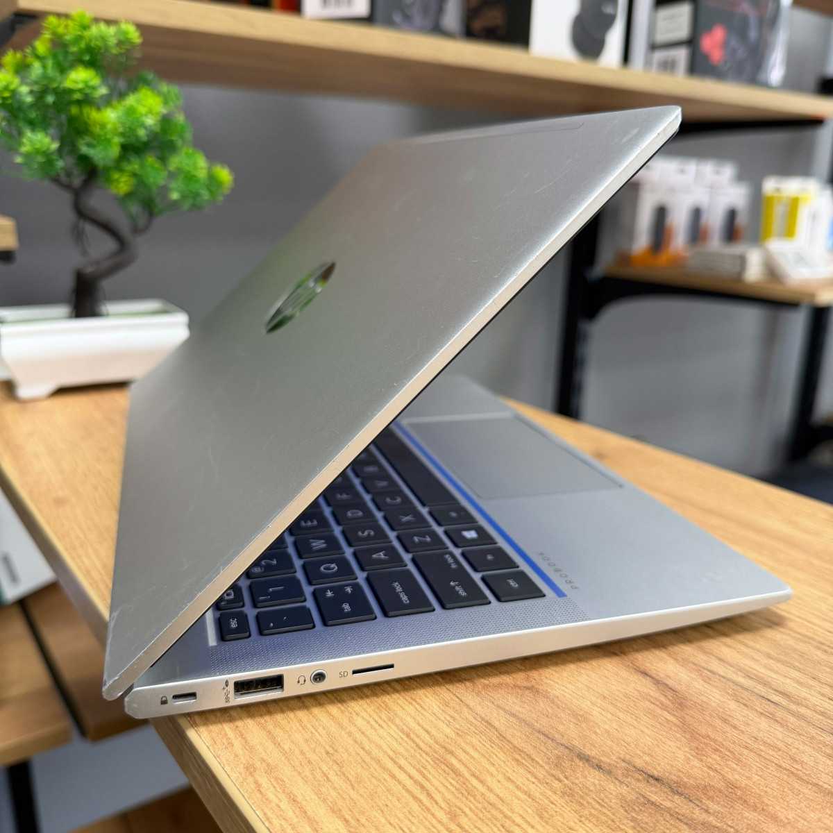 Ультрабук HP ProBook 430 G8/ 13.3" FullHD, IPS/ Intel Core i5 1135G7 (4 ядра/ 8 потоків)/ Intel Iris Xe/ 8 GB/ 256 GB NVME (Б/В)