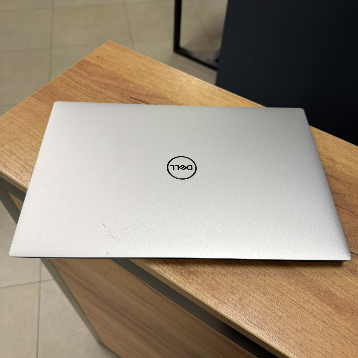 Ігровий ноутбук Dell XPS 15 9500/ 15.6" FullHD, IPS 16:10/ Intel Core i7 10750H (6 ядер/ 12 потоків)/ NVIDIA GeForce GTX 1650 Ti (на 4 GB)/ 16 GB/ 256 GB NVME (Б/В)