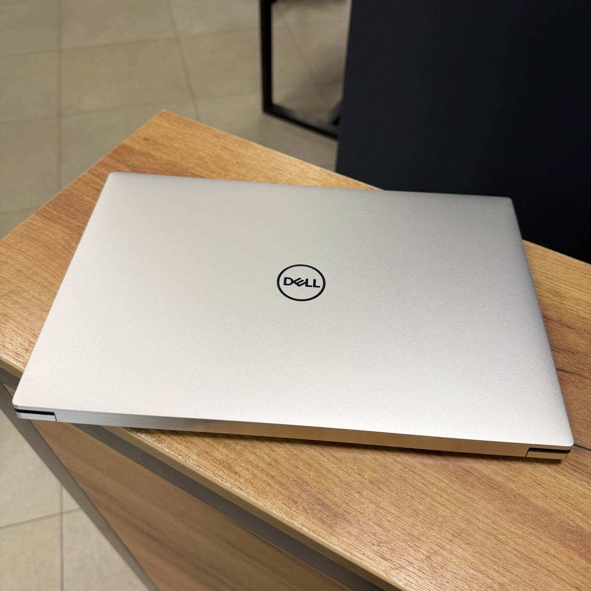 Ігровий ноутбук Dell XPS 15 9500/ 15.6" FullHD, IPS 16:10/ Intel Core i7 10750H (6 ядер/ 12 потоків)/ NVIDIA GeForce GTX 1650 Ti (на 4 GB)/ 16 GB/ 256 GB NVME (Б/В)