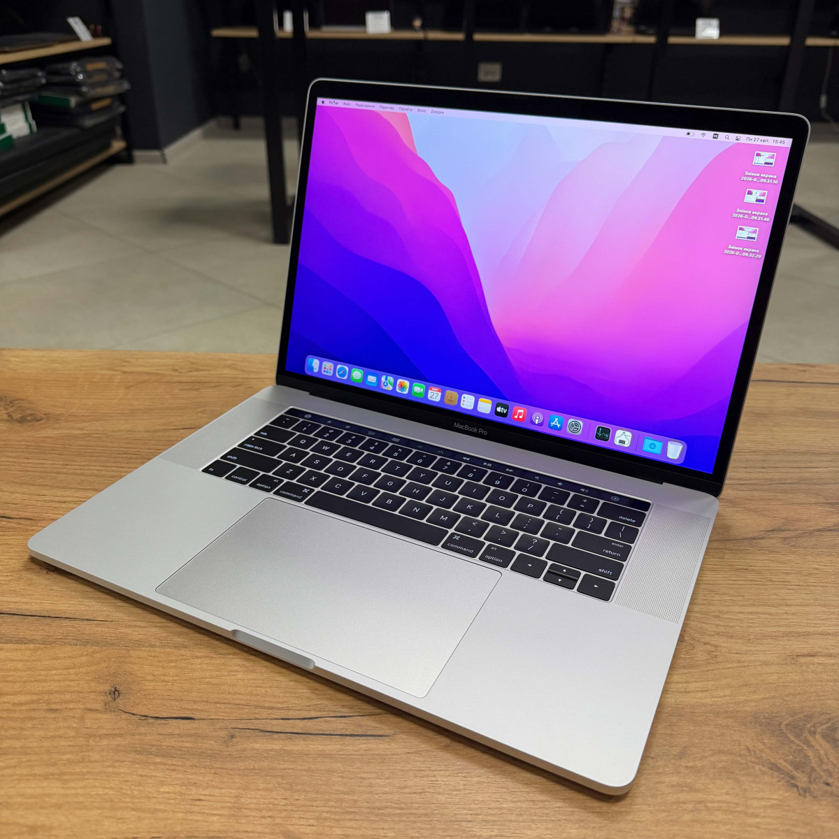 Ультрабук Apple MacBook Pro, Touch Bar (A1707, 2016)/ 15.4” (2880×1800) Retina, IPS/ Intel Core i7 (4 ядра, до 3.6 ГГц)/ AMD Radeon Pro 455 (на 2 GB)/ 16 GB/ 1 TB SSD (Б\В)
