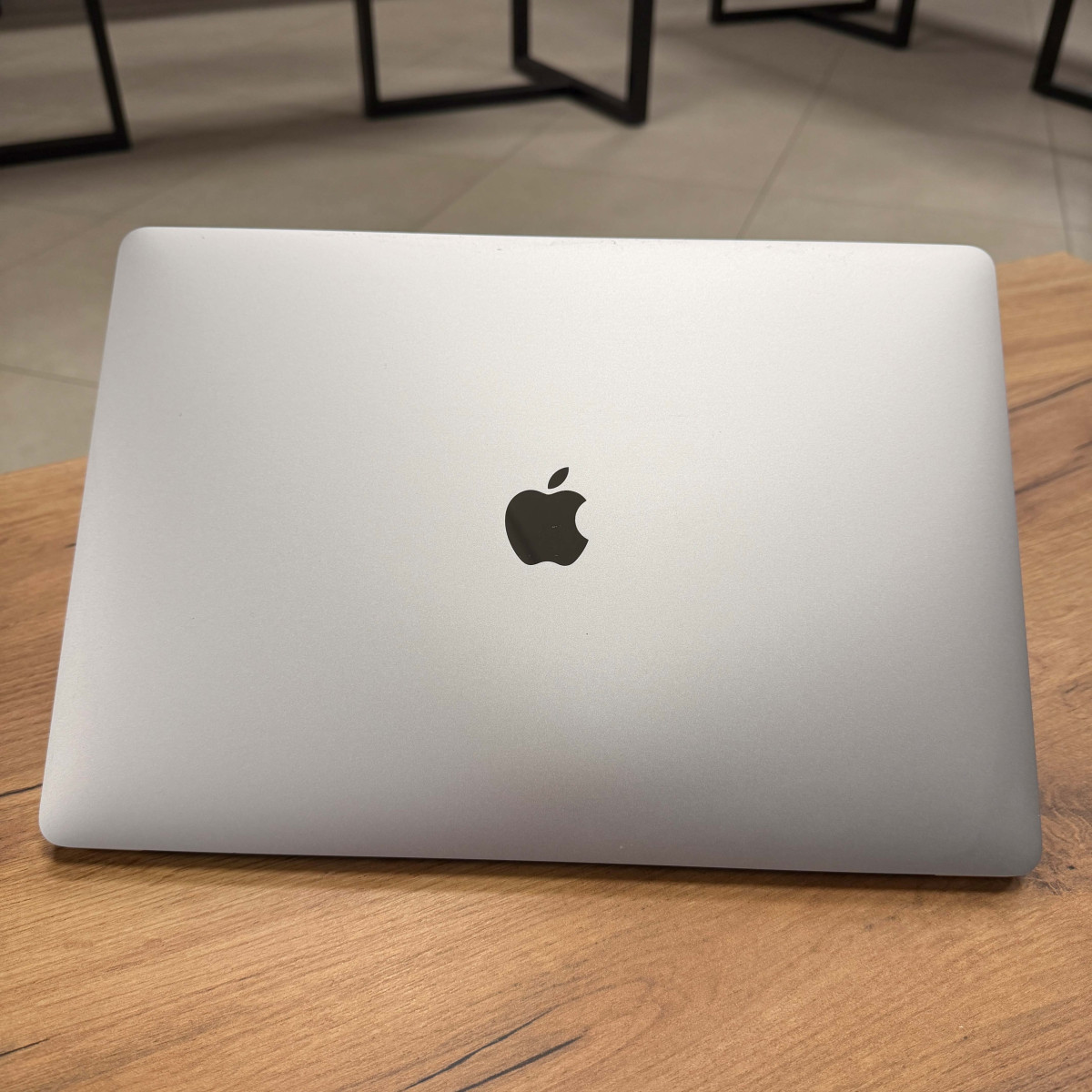 Ультрабук Apple MacBook Pro, Touch Bar (A1707, 2016)/ 15.4” (2880×1800) Retina, IPS/ Intel Core i7 (4 ядра, до 3.6 ГГц)/ AMD Radeon Pro 455 (на 2 GB)/ 16 GB/ 1 TB SSD (Б\В)