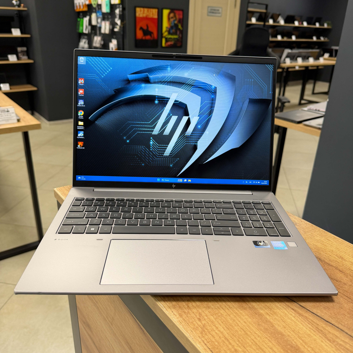  Ноутбук HP ZBook Firefly 16 G9/ 16" FullHD, IPS 16:10/ Intel Core i7 1255U (10 ядер/ 12 потоків)/ NVIDIA T550 (на 4 GB)/ 16 GB DDR5/ 512 GB SSD NVME (Б/В)