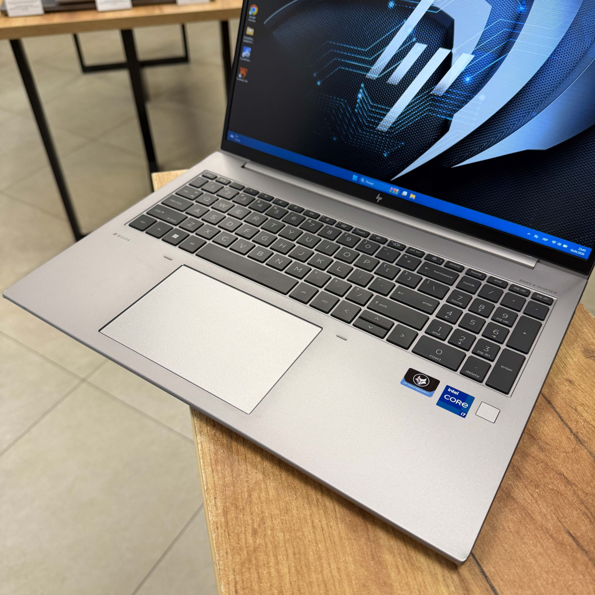  Ноутбук HP ZBook Firefly 16 G9/ 16" FullHD, IPS 16:10/ Intel Core i7 1255U (10 ядер/ 12 потоків)/ NVIDIA T550 (на 4 GB)/ 16 GB DDR5/ 512 GB SSD NVME (Б/В)