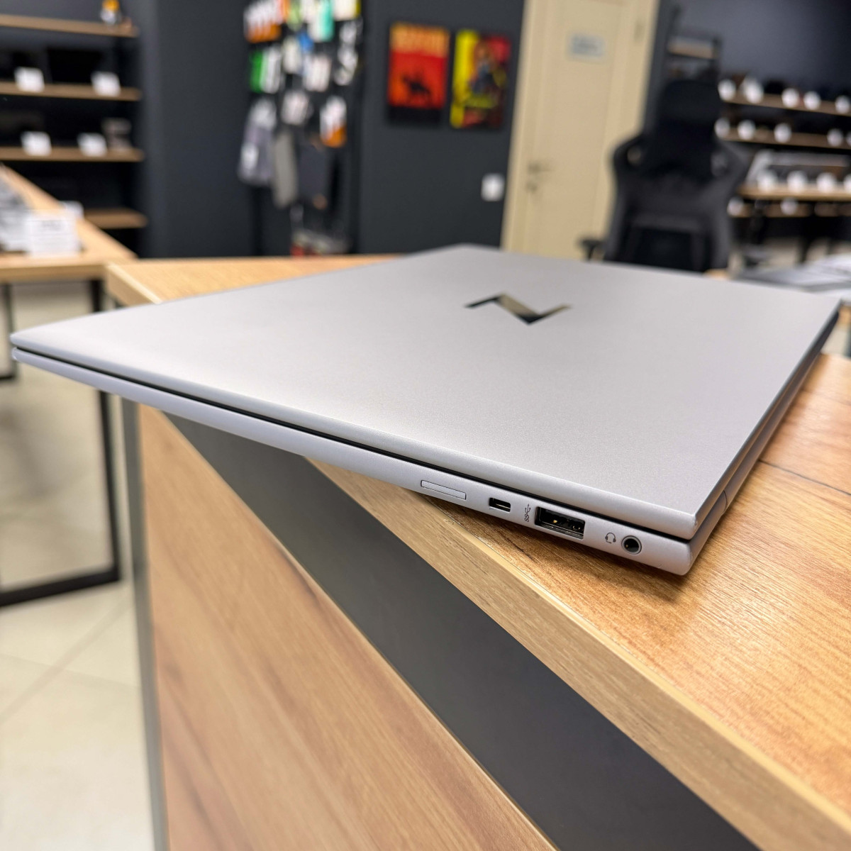  Ноутбук HP ZBook Firefly 16 G9/ 16" FullHD, IPS 16:10/ Intel Core i7 1255U (10 ядер/ 12 потоків)/ NVIDIA T550 (на 4 GB)/ 16 GB DDR5/ 512 GB SSD NVME (Б/В)