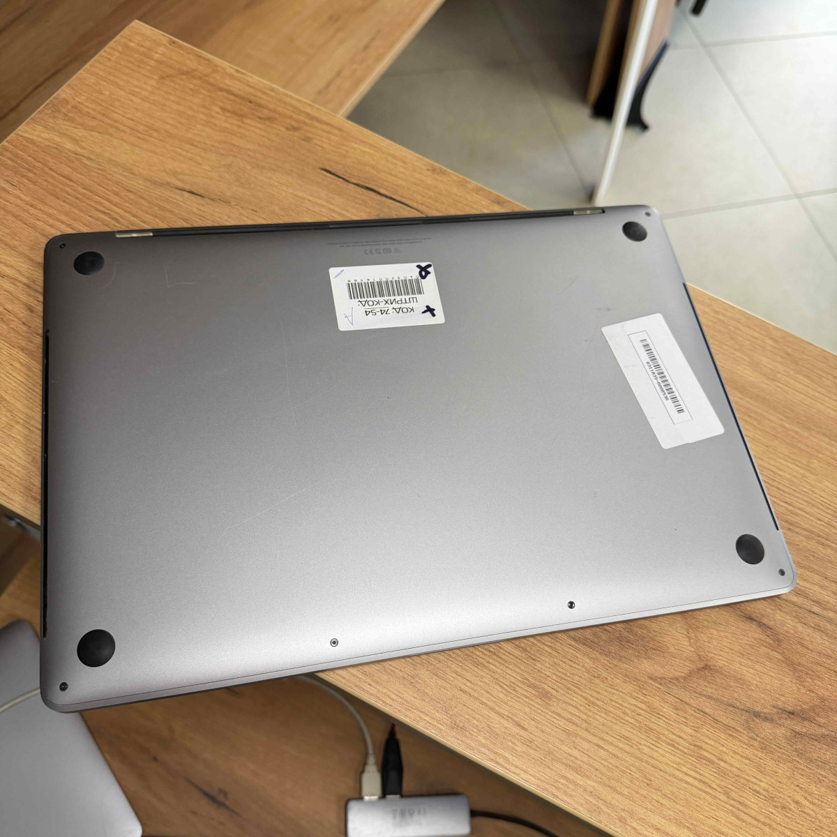 Ультрабук Apple A1990 MacBook Pro, Touch Bar (2019)/ 15.4” (2880×1800) Retina, IPS/ Intel Core i9 (8 ядер/ 16 потоків, до 4.8 ГГц)/ AMD Radeon Pro 560X (на 4 GB)/ 16 GB/ 512 GB SSD (Б\У)