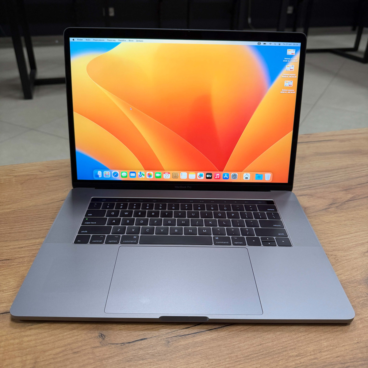 Ультрабук Apple MacBook Pro 15" A1707, Touch Bar/ 15.4” (2880×1800) Retina, IPS/ Intel Core i7 (4 ядра/ 8 потоків, до 3.8 ГГц)/ AMD Radeon Pro 555 (2 GB)/ 16 GB/ 512 GB SSD (Б\В)