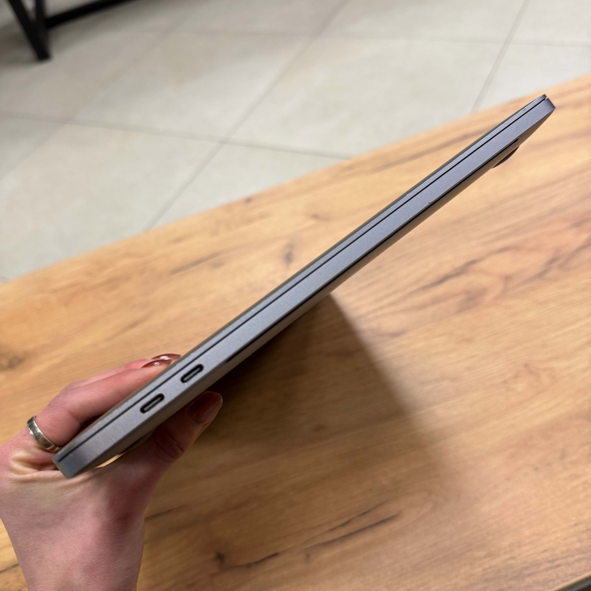 Ультрабук Apple MacBook Pro 15" A1707, Touch Bar/ 15.4” (2880×1800) Retina, IPS/ Intel Core i7 (4 ядра/ 8 потоків, до 3.8 ГГц)/ AMD Radeon Pro 555 (2 GB)/ 16 GB/ 512 GB SSD (Б\В)