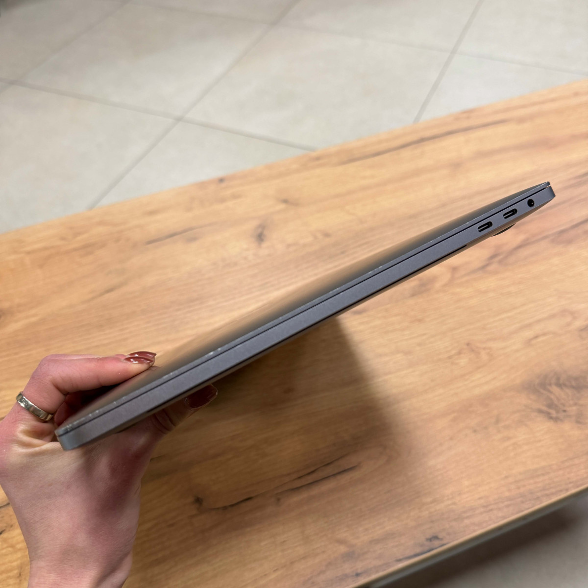 Ультрабук Apple MacBook Pro 15" A1707, Touch Bar/ 15.4” (2880×1800) Retina, IPS/ Intel Core i7 (4 ядра/ 8 потоків, до 3.8 ГГц)/ AMD Radeon Pro 555 (2 GB)/ 16 GB/ 512 GB SSD (Б\В)