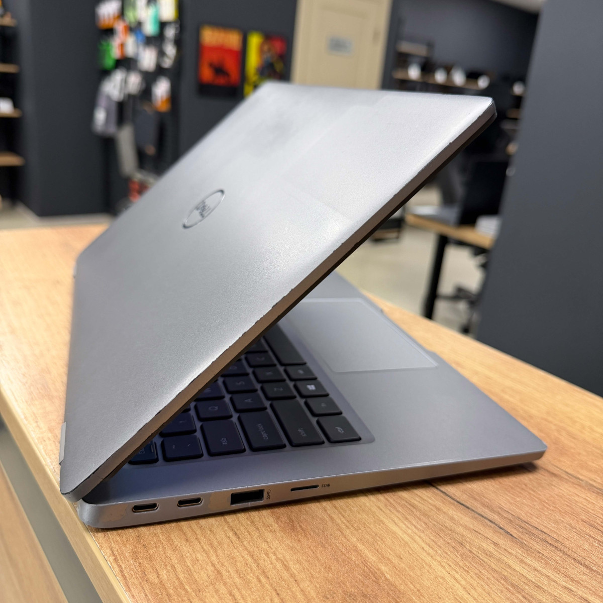 Ультрабук Dell Latitude 5320/ 13.3" HD/ Intel Core i5 1145G7 (4 ядра/ 8 потоків)/ Intel Iris Xe/ 8 GB/ 256 GB NVME (Б/В)
