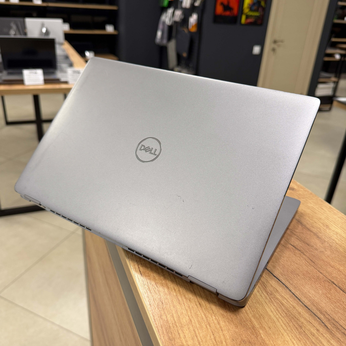 Ультрабук Dell Latitude 5320/ 13.3" HD/ Intel Core i5 1145G7 (4 ядра/ 8 потоків)/ Intel Iris Xe/ 8 GB/ 256 GB NVME (Б/В)