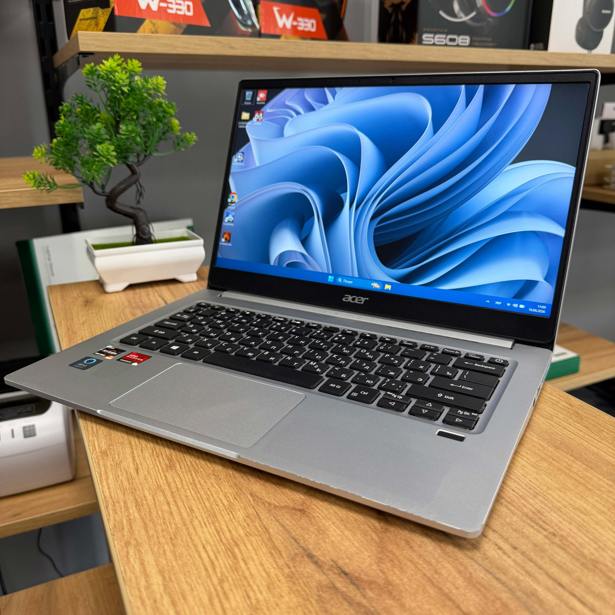 Ультрабук Acer Swift 3 SF314-42/ 14" FullHD, IPS/ AMD Ryzen 7 4700U (8 ядер, 2 - 4.1 Ггц)/ AMD Radeon RX Vega 7/ 8 GB/ 256 GB NVME (Б/В) 