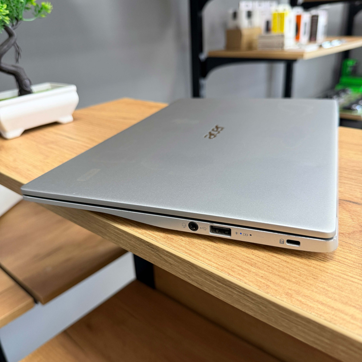 Ультрабук Acer Swift 3 SF314-42/ 14" FullHD, IPS/ AMD Ryzen 7 4700U (8 ядер, 2 - 4.1 Ггц)/ AMD Radeon RX Vega 7/ 8 GB/ 256 GB NVME (Б/В) 