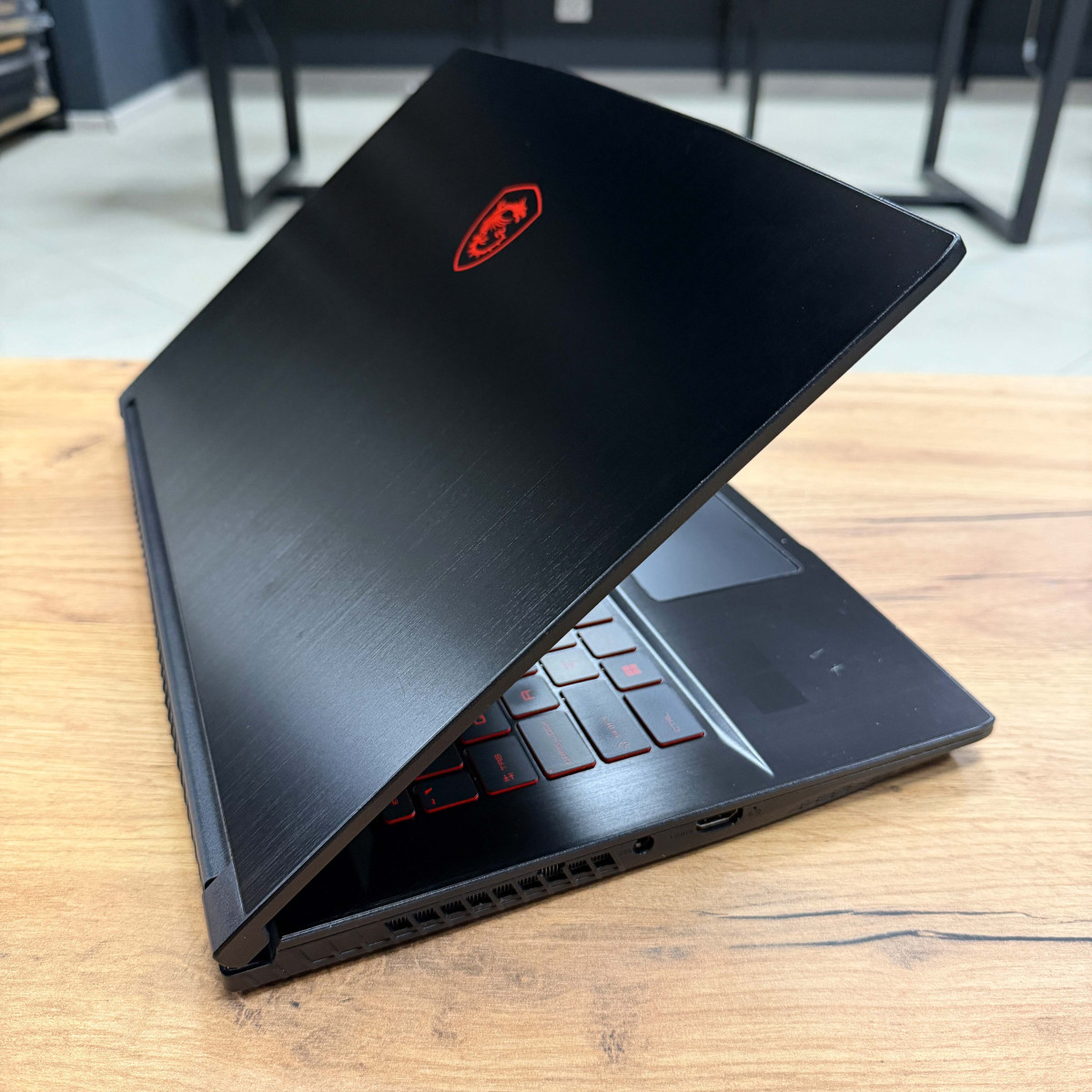 Ігровий ноутбук MSI GF65 Thin 10UE/ 15.6" FullHD, IPS 144 Гц/ Intel Core i5 10500H (6 ядер/ 12 потоків)/ NVIDIA GeForce RTX 3060 (на 6 GB)/ 16 GB/ 512 GB SSD NVME (Б/В)