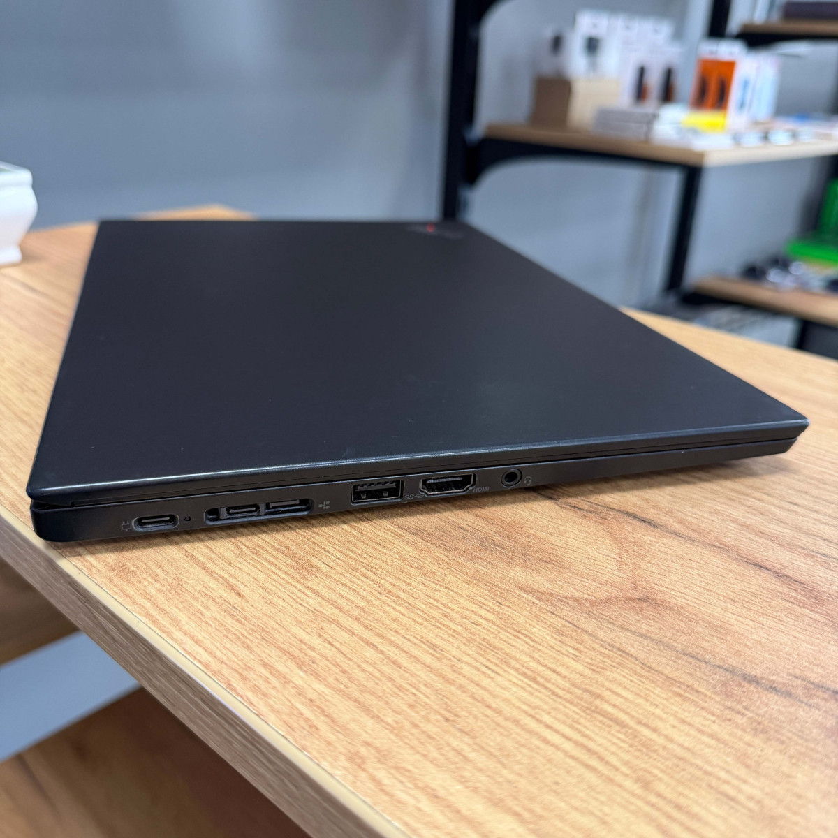 Ультрабук Lenovo ThinkPad X13 Gen 1/ 13.3" FullHD, IPS/ AMD Ryzen 5 PRO 4650U (6 ядер/ 12 потоків)/AMD Radeon RX Vega 6/ 8 GB/ 256 GB SSD NVME (Б/В) Ультрабук Lenovo ThinkPad X13 Gen 1/ 13.3" FullHD, IPS/ AMD Ryzen 5 PRO 4650U (6 ядер/ 12 потоків)/AMD Radeon RX Vega 6/ 8 GB/ 256 GB SSD NVME (Б/В)