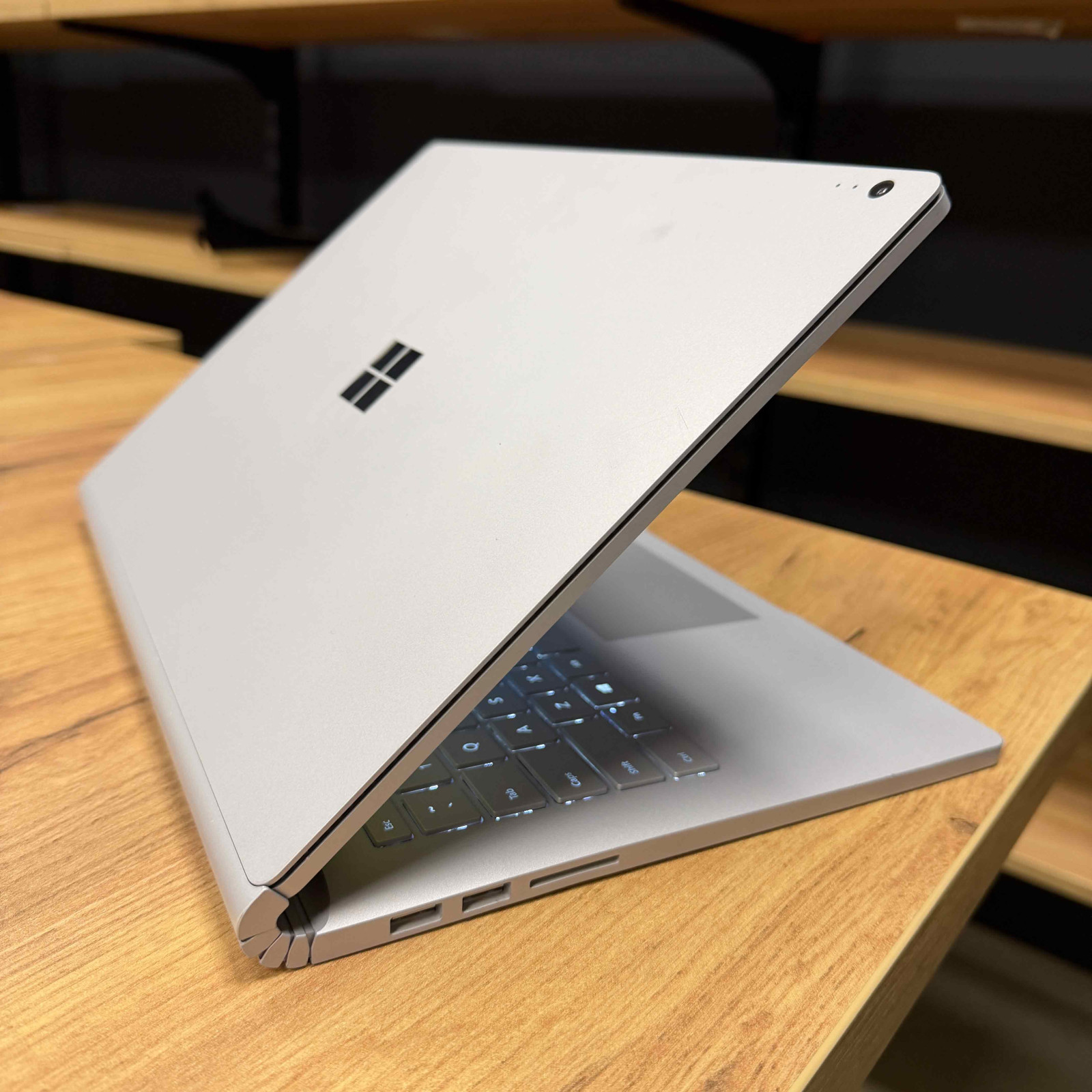 УЦЕНКА! Игровой ноутбук-трансформер Microsoft Surface Book 2 1832