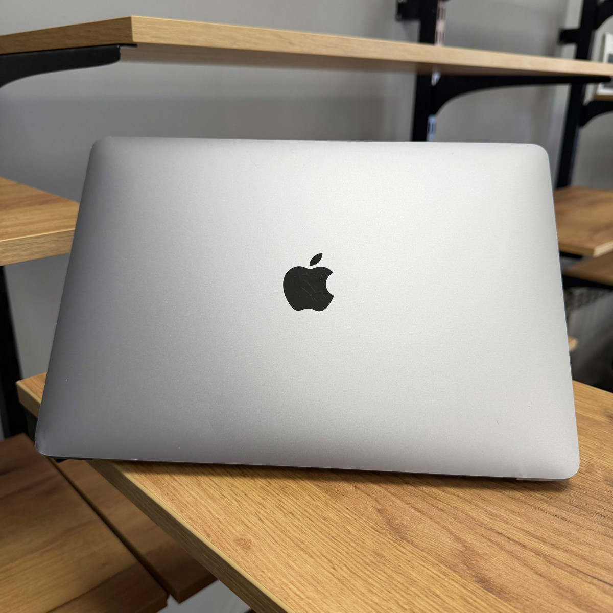 Ультрабук Apple A2337 MacBook Air (2020)/ 13.3" (2560×1600) Retina IPS/ Apple M1/ 16 GB/ 256 GB SSD (Б\В)