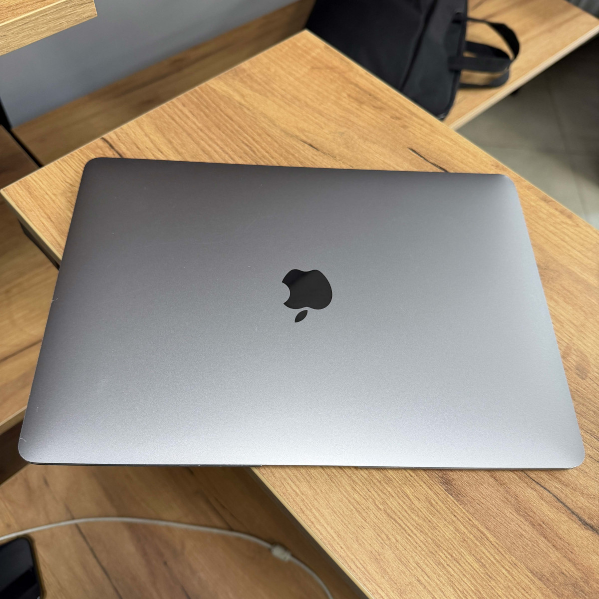 Ультрабук Apple A2337 MacBook Air (2020)/ 13.3" (2560×1600) Retina IPS/ Apple M1/ 16 GB/ 256 GB SSD (Б\В)