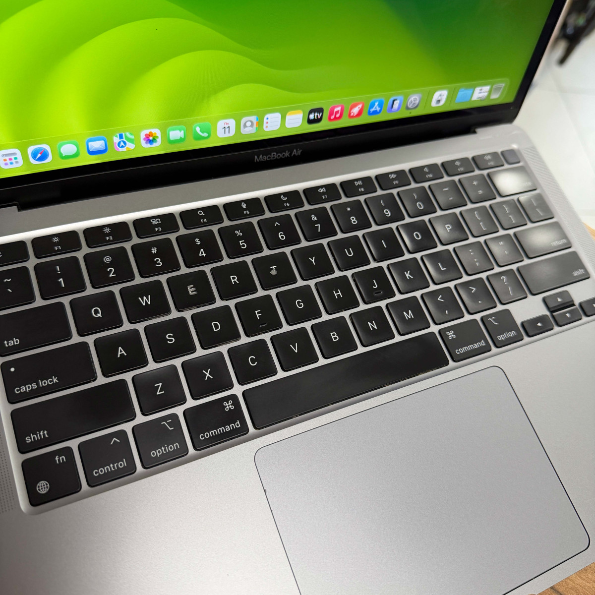 Ноутбук Apple A2337 MacBook Air (2020)/ 13.3" (2560×1600) Retina IPS/ Apple M1/ 16 GB/ 256 GB SSD (Б\В) Ноутбук Apple A2337 MacBook Air (2020)/ 13.3" (2560×1600) Retina IPS/ Apple M1/ 16 GB/ 256 GB SSD (Б\В)