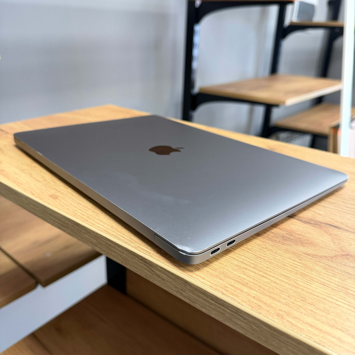 Ноутбук Apple A2337 MacBook Air (2020)/ 13.3" (2560×1600) Retina IPS/ Apple M1/ 16 GB/ 256 GB SSD (Б\В) Ноутбук Apple A2337 MacBook Air (2020)/ 13.3" (2560×1600) Retina IPS/ Apple M1/ 16 GB/ 256 GB SSD (Б\В)