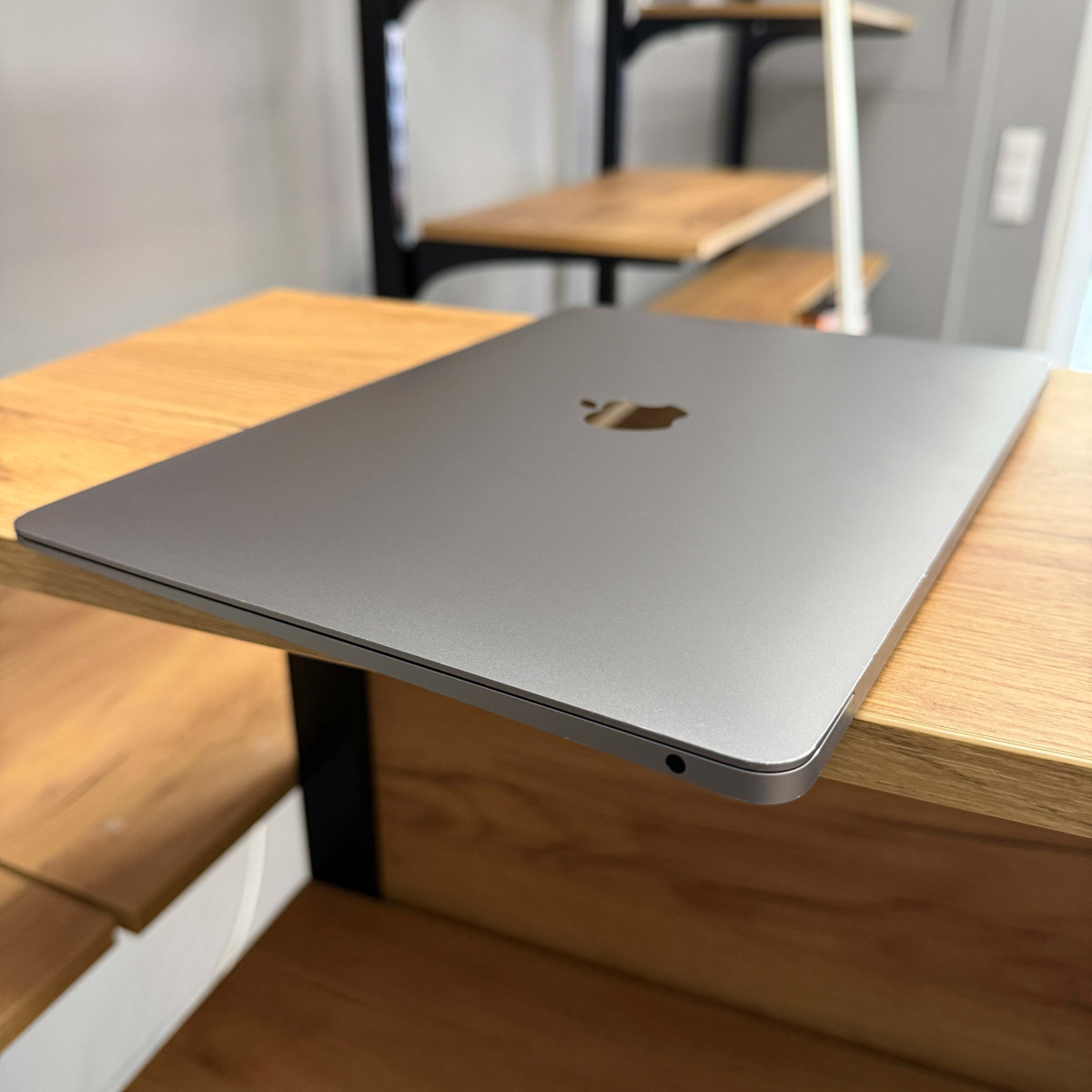 Ноутбук Apple A2337 MacBook Air (2020)/ 13.3" (2560×1600) Retina IPS/ Apple M1/ 16 GB/ 256 GB SSD (Б\В) Ноутбук Apple A2337 MacBook Air (2020)/ 13.3" (2560×1600) Retina IPS/ Apple M1/ 16 GB/ 256 GB SSD (Б\В)