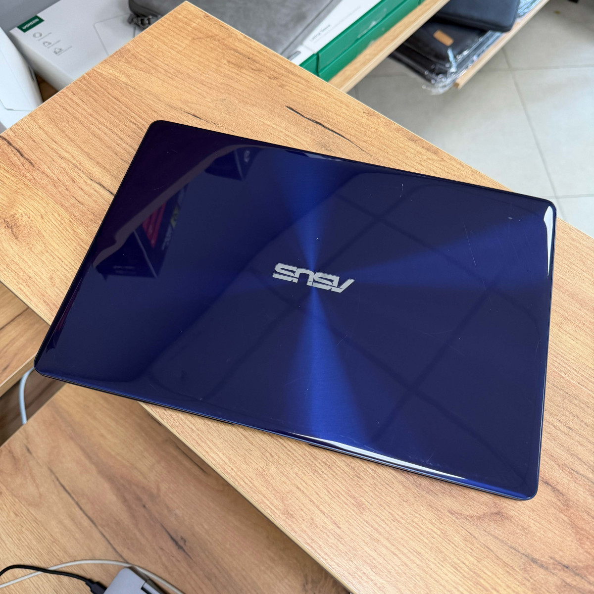 Сенсорний ультрабук Asus ZenBook UX331UN/ 13.3" FullHD, IPS/ Intel Core i5 8250U (4 ядра/ 8 потоків)/ NVIDIA GeForce MX150 (на 2 GB)/ 8 GB/ 256 GB SSD (Б/В)
