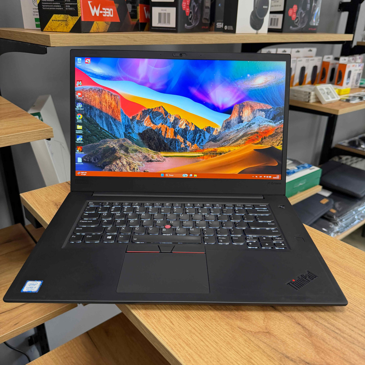Ігровий ноутбук Lenovo ThinkPad X1 Extreme/ 15.6" FullHD, IPS/ Intel Core i7 8750H (6 ядер/ 12 потоків)/ NVIDIA GeForce GTX 1050 Ti (на 4 GB) with Max-Q/ 12 GB/ 512 GB SSD NVME (Б/В)