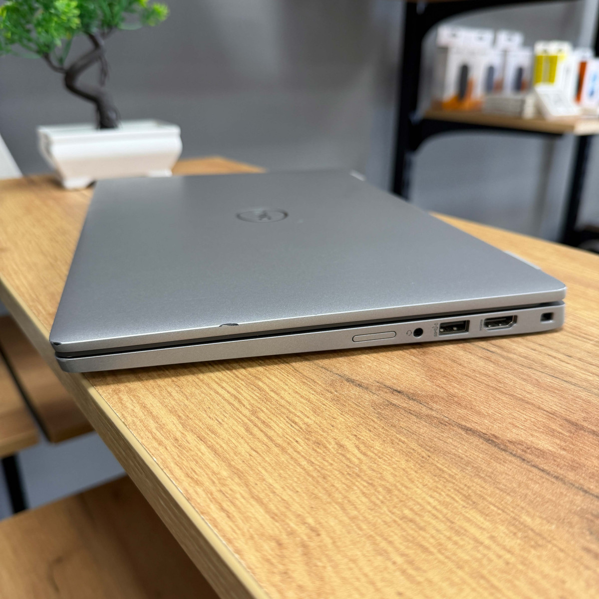 Ультрабук Dell Latitude 5330/ 13.3" FullHD, IPS/ Intel Core i5 1245U (10 ядер/ 12 потоків)/ Intel Iris Xe/ 16 GB/ 256 GB NVME (Б/В)