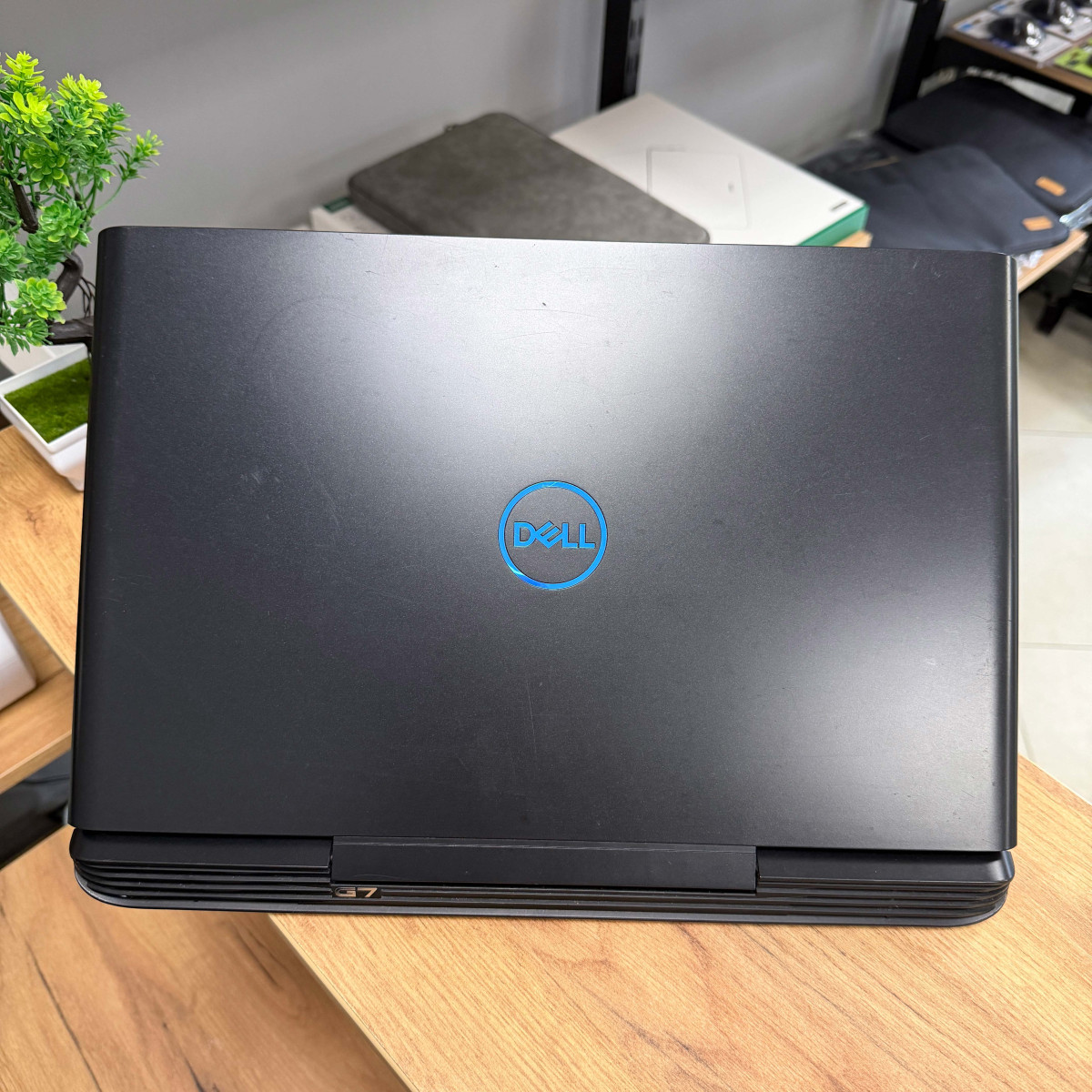 Ігровий ноутбук Dell G7 7588/ 15.6" FullHD, IPS/ Intel Core i7 8750H (6 ядер/ 12 потоків)/ NVIDIA GeForce GTX 1060 (на 6 GB) with Max-Q/ 16 GB/ 512 GB NVME (Б\В)