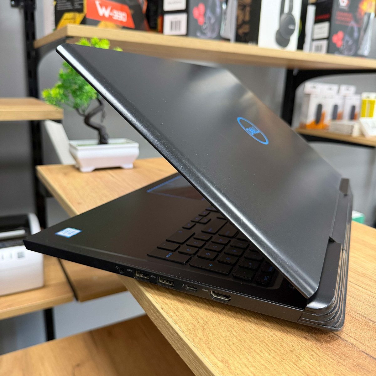 Ігровий ноутбук Dell G7 7588/ 15.6" FullHD, IPS/ Intel Core i7 8750H (6 ядер/ 12 потоків)/ NVIDIA GeForce GTX 1060 (на 6 GB) with Max-Q/ 16 GB/ 512 GB NVME (Б\В)