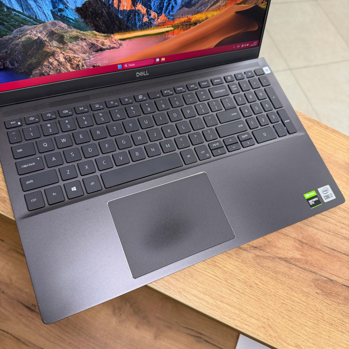 Ігровий ноутбук  Dell Vostro 7500/ 15.6" FullHD, IPS/ Intel Core i7 10750H (6 ядер/ 12 потоків)/ NVIDIA GeForce GTX 1650 Ti (на 4 GB)/ 16 GB/ 512 GB NVME (Б/В)