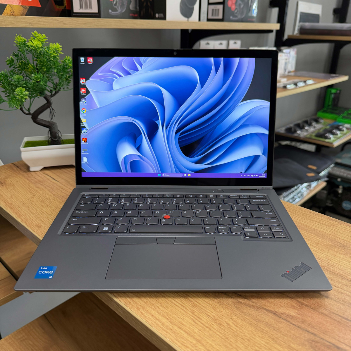 Cенсорний ультрабук - трансформер 2в1 Lenovo ThinkPad L13 Yoga Gen 4/ 13.3" FullHD, IPS 16:10/ Intel Core i3 1315U (6 ядер/ 8 потоків)/ Intel UHD/ 8 GB/ 256 GB NVME (Б/В) 