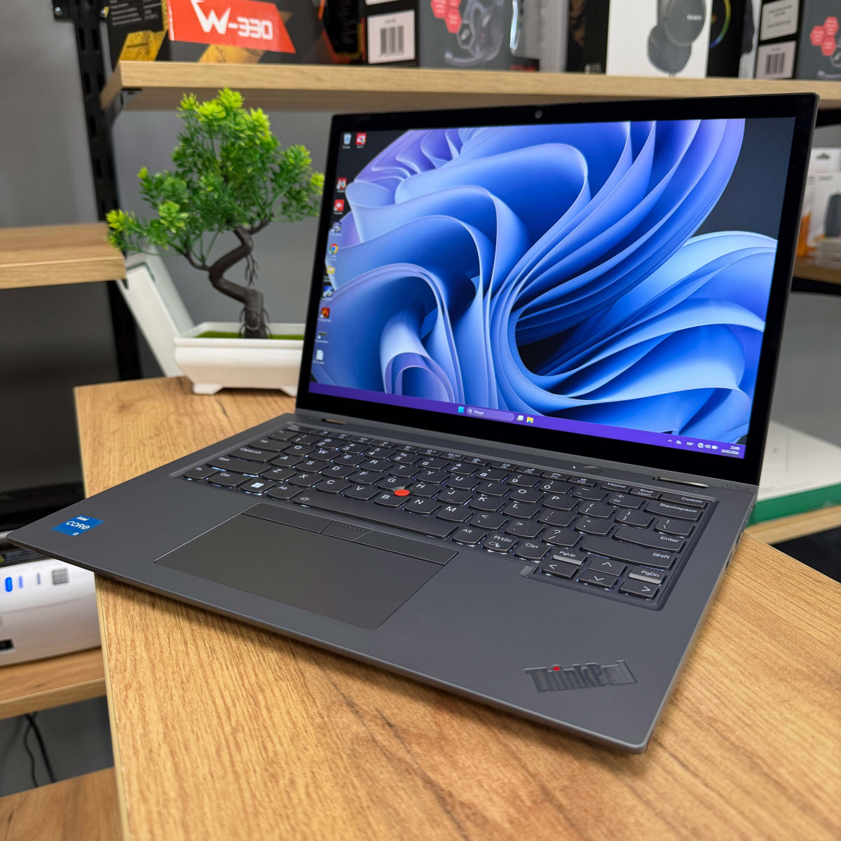 Cенсорний ультрабук - трансформер 2в1 Lenovo ThinkPad L13 Yoga Gen 4/ 13.3" FullHD, IPS 16:10/ Intel Core i3 1315U (6 ядер/ 8 потоків)/ Intel UHD/ 8 GB/ 256 GB NVME (Б/В) 