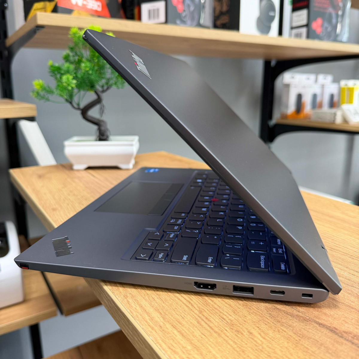 Cенсорний ультрабук - трансформер 2в1 Lenovo ThinkPad L13 Yoga Gen 4/ 13.3" FullHD, IPS 16:10/ Intel Core i3 1315U (6 ядер/ 8 потоків)/ Intel UHD/ 8 GB/ 256 GB NVME (Б/В) 