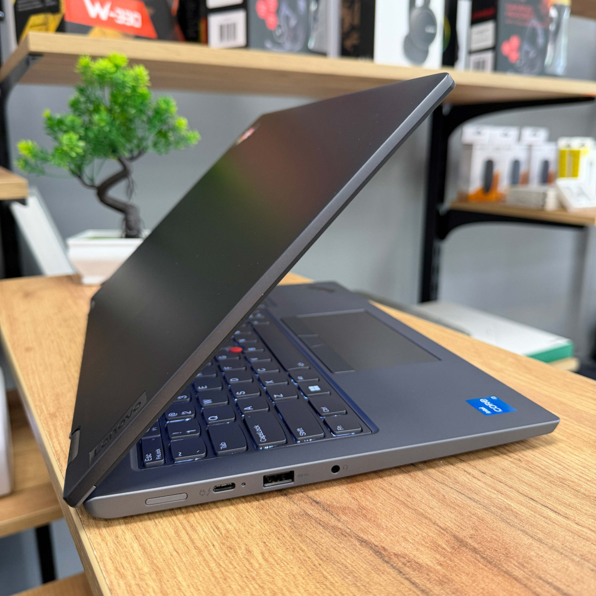 Cенсорний ультрабук - трансформер 2в1 Lenovo ThinkPad L13 Yoga Gen 4/ 13.3" FullHD, IPS 16:10/ Intel Core i3 1315U (6 ядер/ 8 потоків)/ Intel UHD/ 8 GB/ 256 GB NVME (Б/В) 