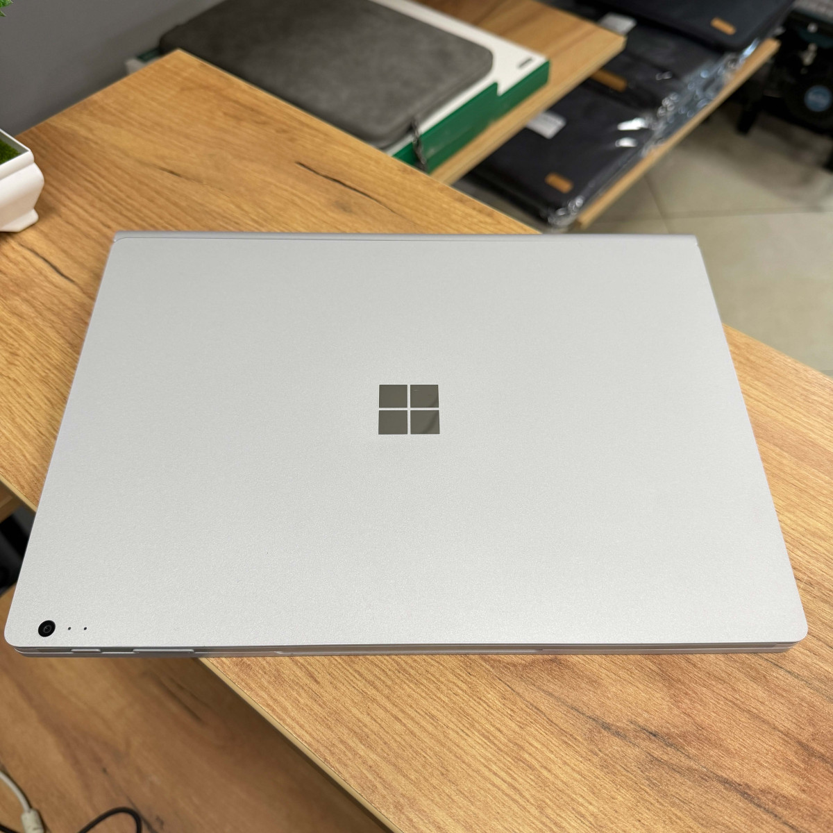 УЦІНКА! Ультрабук Microsoft Surface Book 2 1832/ 13.5" 3K (3000×2000), IPS/  Intel Core i5 8350U (4 ядра/ 8 потоків)/ Intel UHD 620/ 8 GB/ 256 GB NVME (Б/В) 