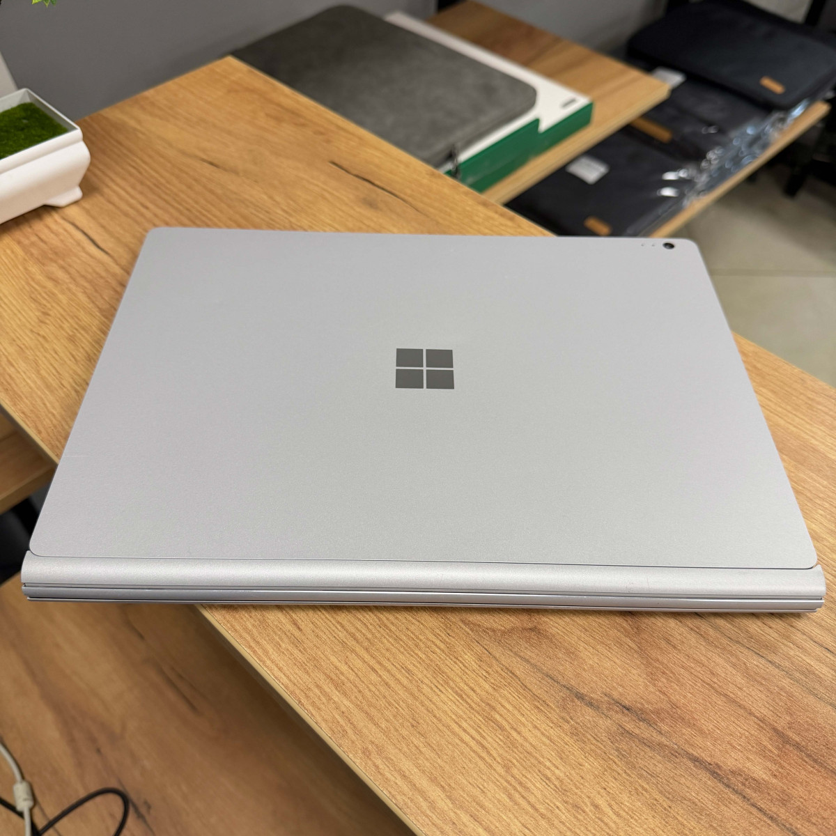 УЦІНКА! Ультрабук Microsoft Surface Book 2 1832/ 13.5" 3K (3000×2000), IPS/  Intel Core i5 8350U (4 ядра/ 8 потоків)/ Intel UHD 620/ 8 GB/ 256 GB NVME (Б/В) 