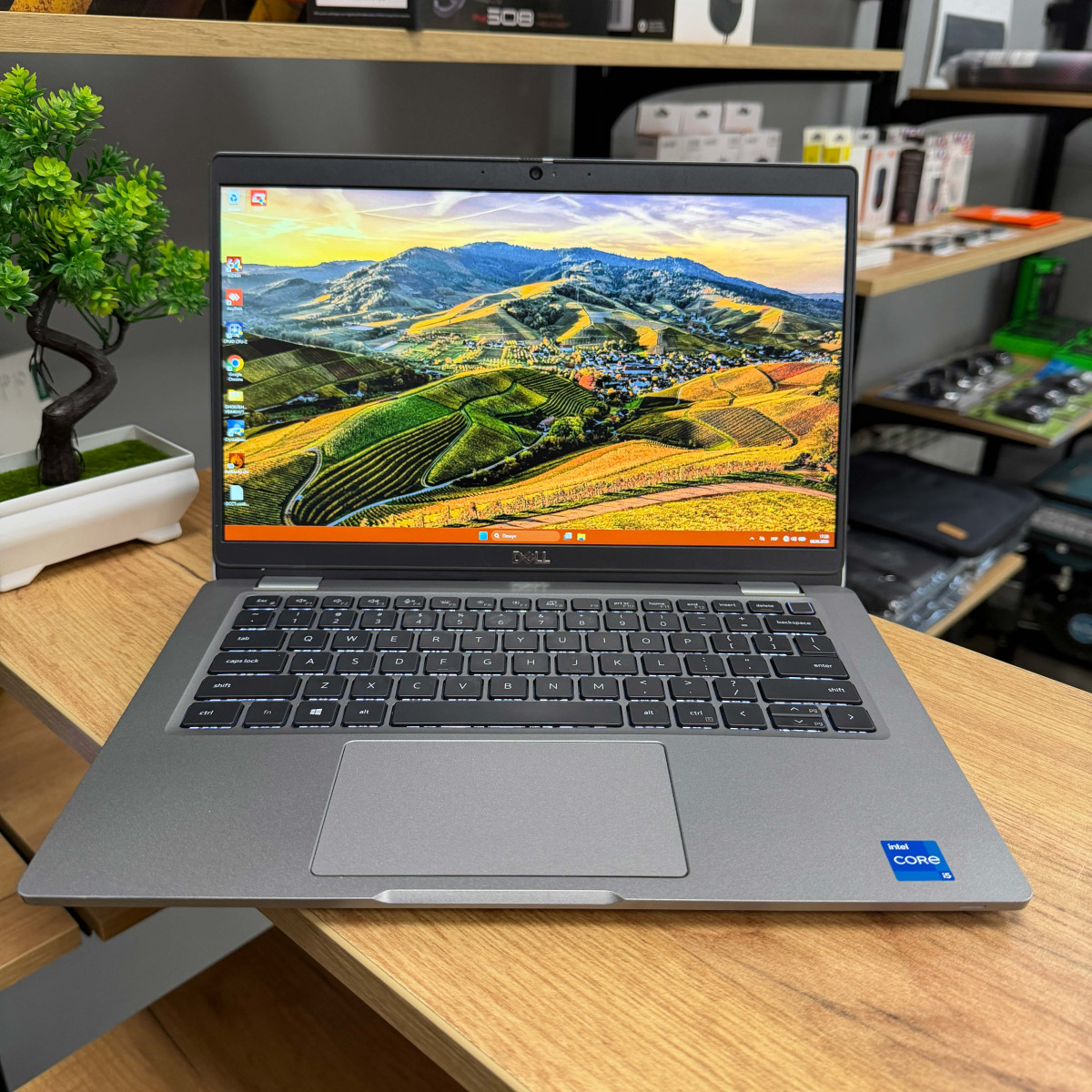 Ультрабук Dell Latitude 5320/ 13.3" FullHD, IPS/ Intel Core i5 1145G7 (4 ядра/ 8 потоків)/ Intel Iris Xe/ 16 GB/ 256 GB NVME (Б/В)