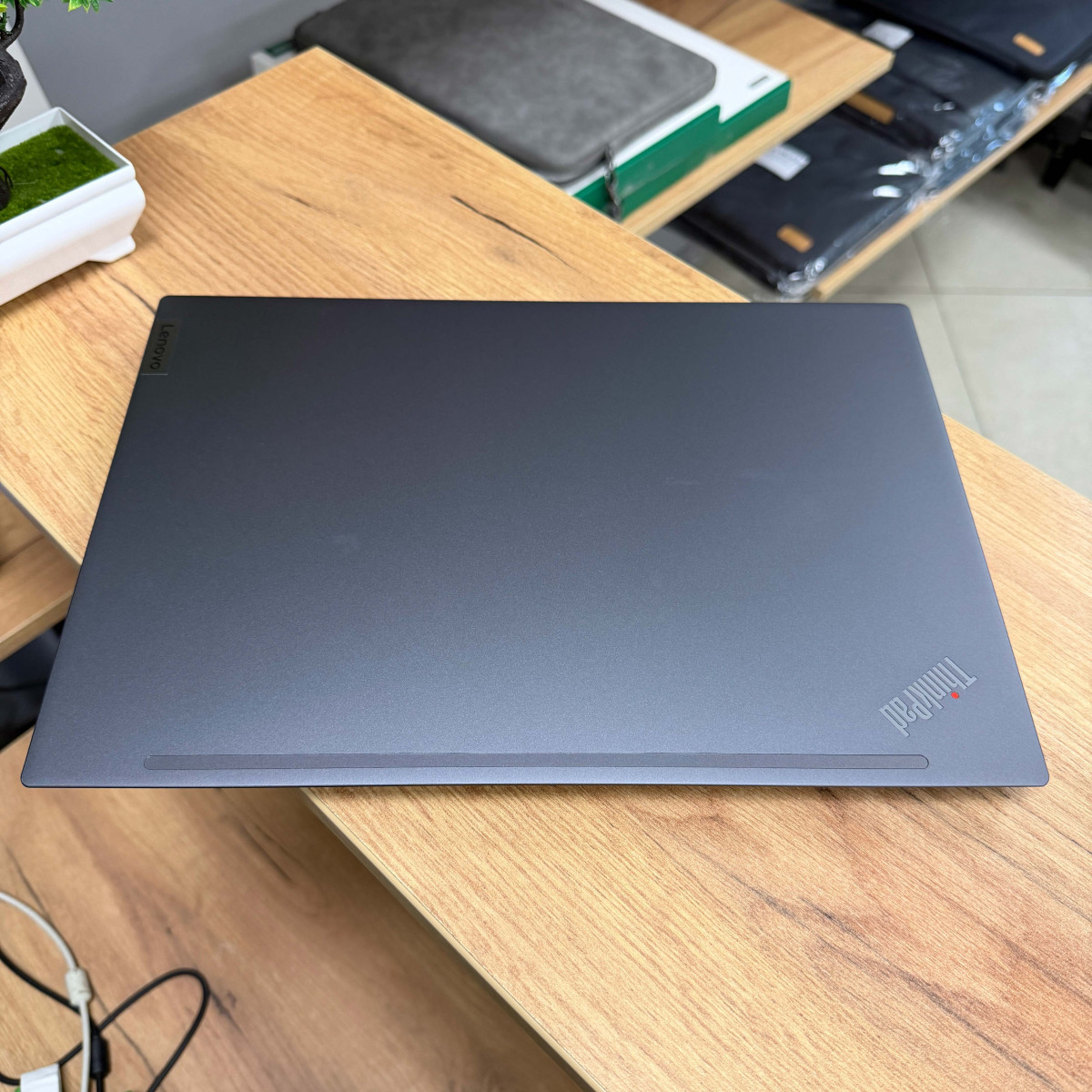 Ультрабук Lenovo ThinkPad T14s Gen 2/ 14" FullHD, IPS/  Intel Core i5 1135G7 (4 ядра/ 8 потоків)/ Intel Iris Xe/ 8 GB/ 256 GB NVME (Б/В)