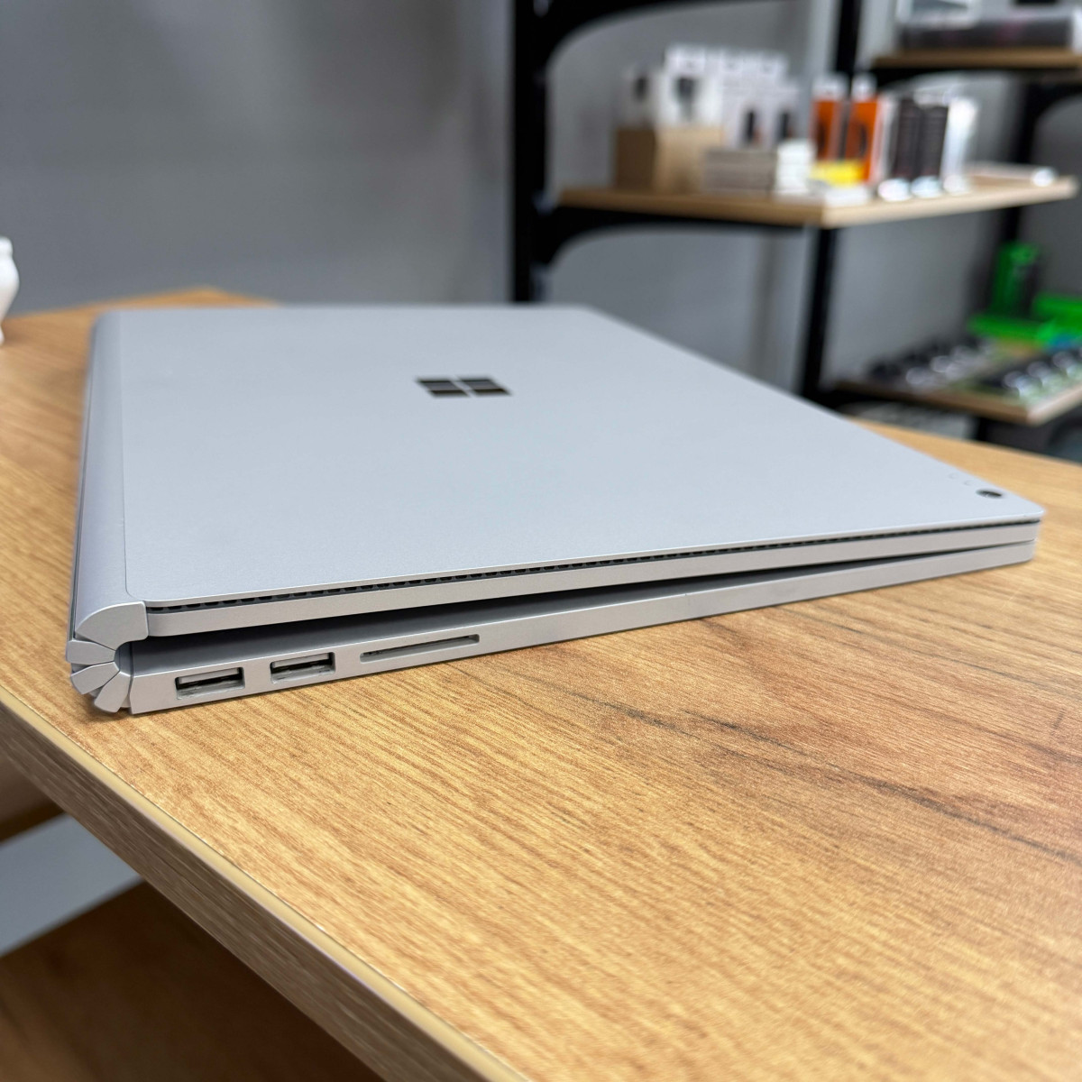 Ноутбук-трансформер 2в1 Microsoft Surface Book 2 1832/ 13.5" 3K (3000×2000), IPS сенсорний/ Intel Core i5 8350U (4 ядра/ 8 потоків)/ Intel UHD 620/ 8 GB/ 256 GB SSD NVME (Б/В)