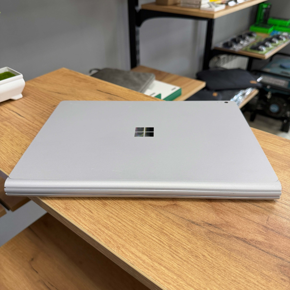 Ноутбук-трансформер 2в1 Microsoft Surface Book 2 1832/ 13.5" 3K (3000×2000), IPS сенсорний/ Intel Core i5 8350U (4 ядра/ 8 потоків)/ Intel UHD 620/ 8 GB/ 256 GB SSD NVME (Б/В)